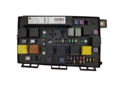Κουτί ασφαλειών 13145039 5DK008668-30 Opel GM Hella