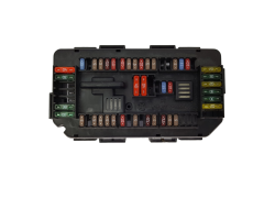 Κουτί ασφαλειών 6114 V7 9337879 01 19451.000.001 BMW
