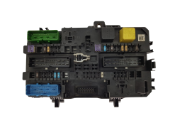 Κουτί ασφαλειών 13222173 5DK008669-33 Opel GM Hella 20608