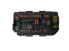 Κουτί ασφαλειών 6114 V7 922487903 19096.000.001 BMW