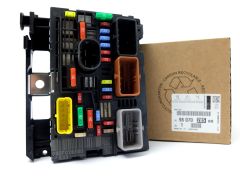 Κουτί ασφαλειών Νέο Γνήσιο Citroen Peugeot C4 C6 407 9807028580